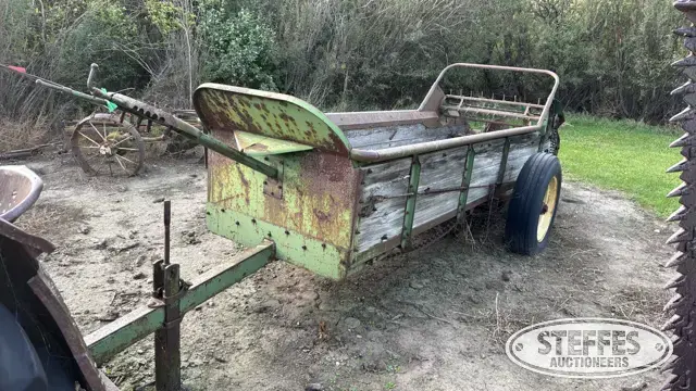 John Deere manure spreader