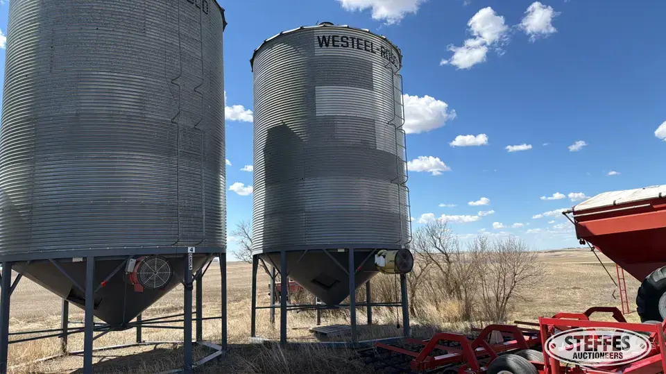 Westeel-Rocco hopper bin