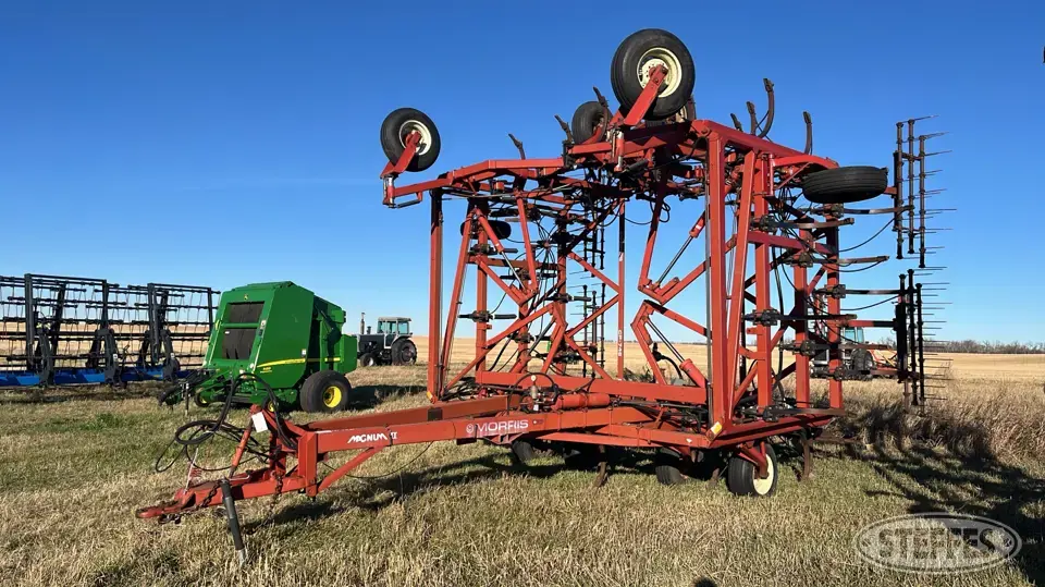 Morris Magnum II CP-745 Chisel Plow
