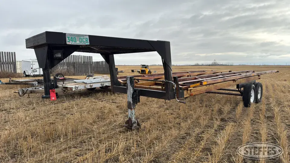 1999 Shop-built tandem axle gooseneck bale trailer Bale Transportation