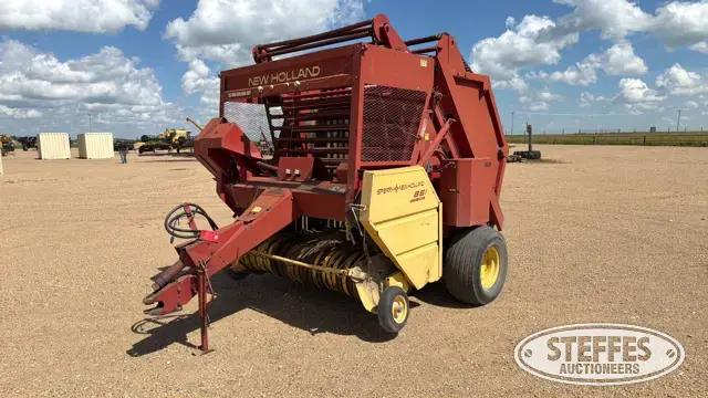 New Holland 851