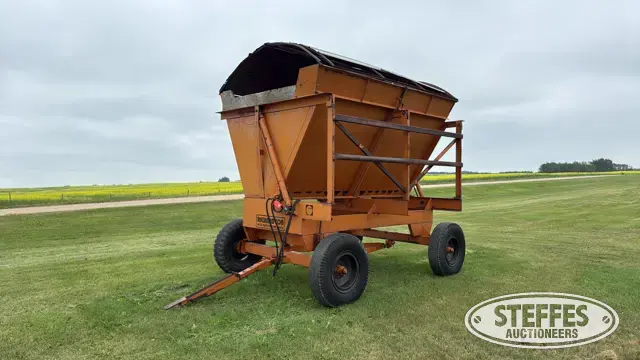 Richardton dump cart