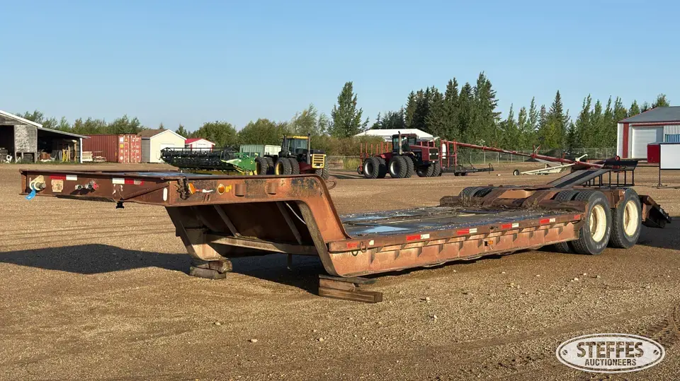1976 Columbia SFM25 Lowboy Trailer