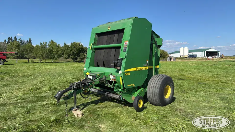 2009 John Deere 568 Round Baler