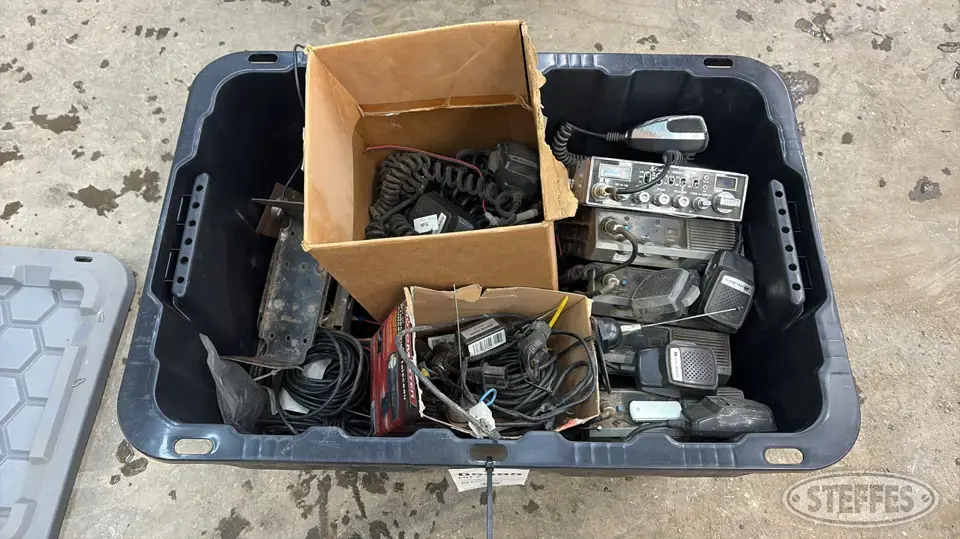 (5) 2-way radios Business Band Radio
