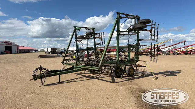John Deere 1610