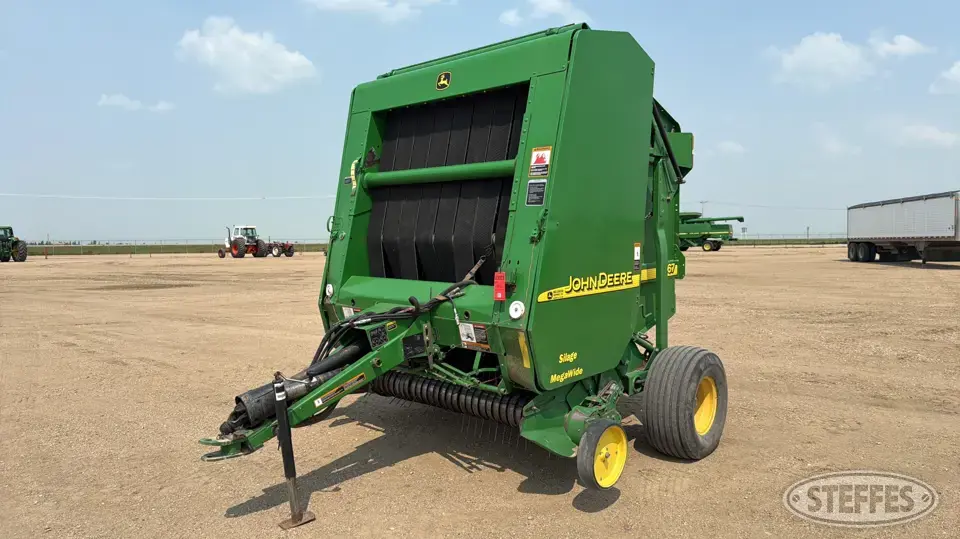 2004 John Deere 567 Round Baler