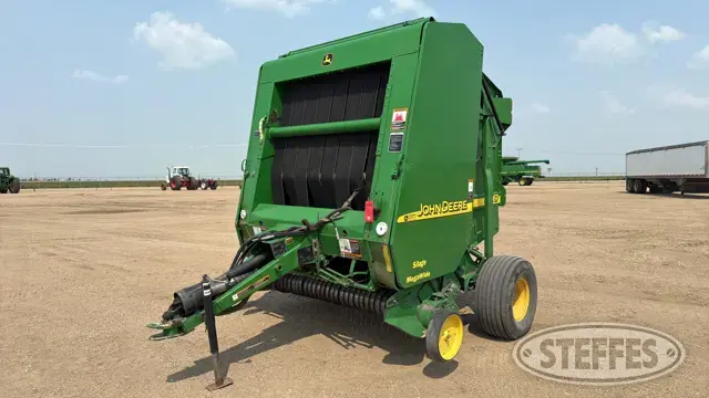 2004 John Deere 567