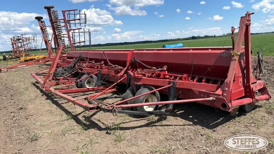 1985 International 6200 Press Drill