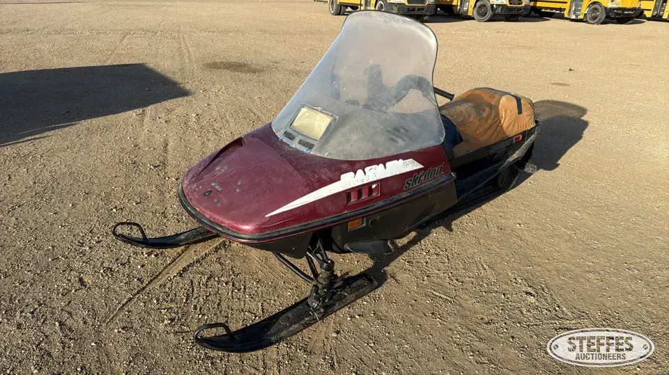 1989 Ski Doo Safari LXE Snowmobile