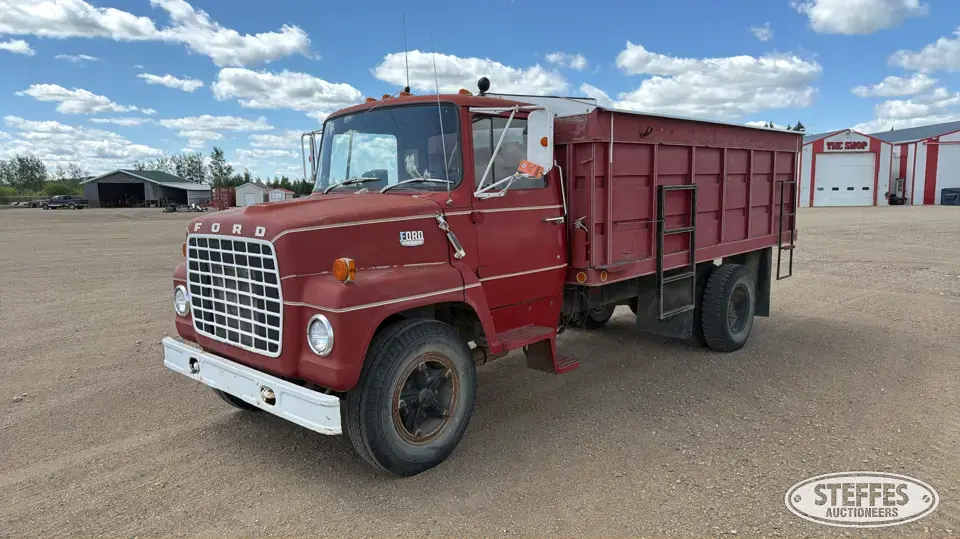 1973 Ford F-750 Grain Truck