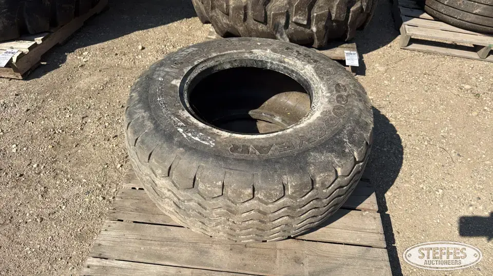 (1) Goodyear 440/55R18 tire Tractor-Implement Tire