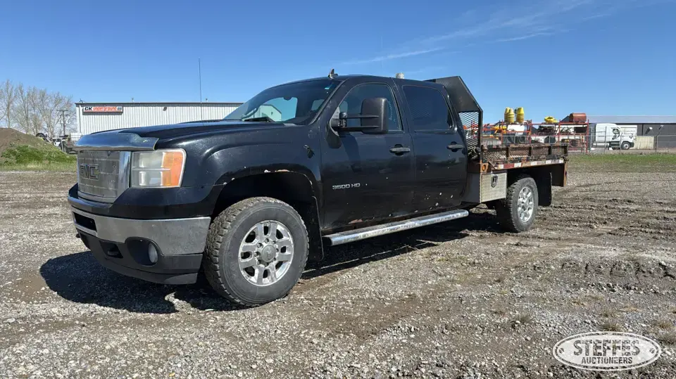 2013 GMC Sierra 3500HD SLE Flatbed Truck