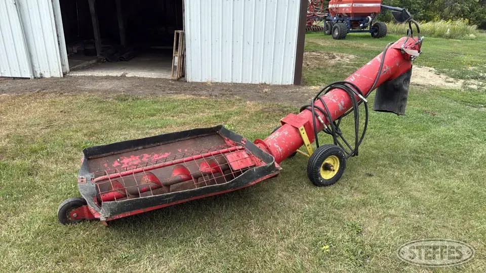 Farm King 10 UL-HYD Transfer-Jump Augers and Conveyor