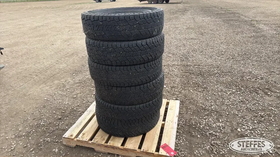 (6) Hankook LT235/80R17 tires Passenger-Light Truck Tire