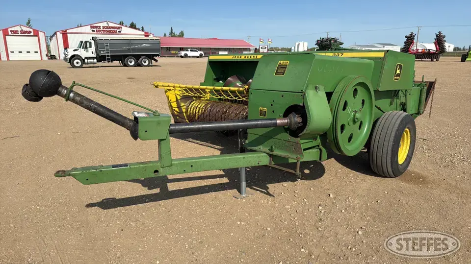 1985 John Deere 337 Square Baler
