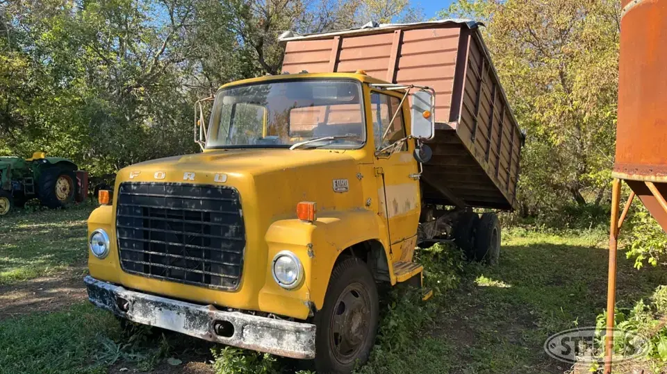 1978 Ford 600 Single Axle Boxed Truck