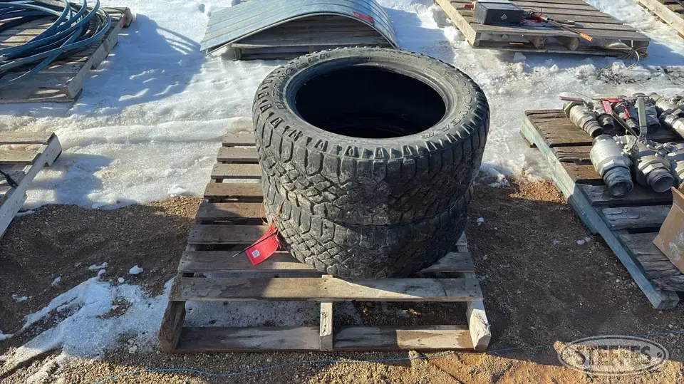 (2) Goodyear Wrangler 275/55R20 tires Truck Tire