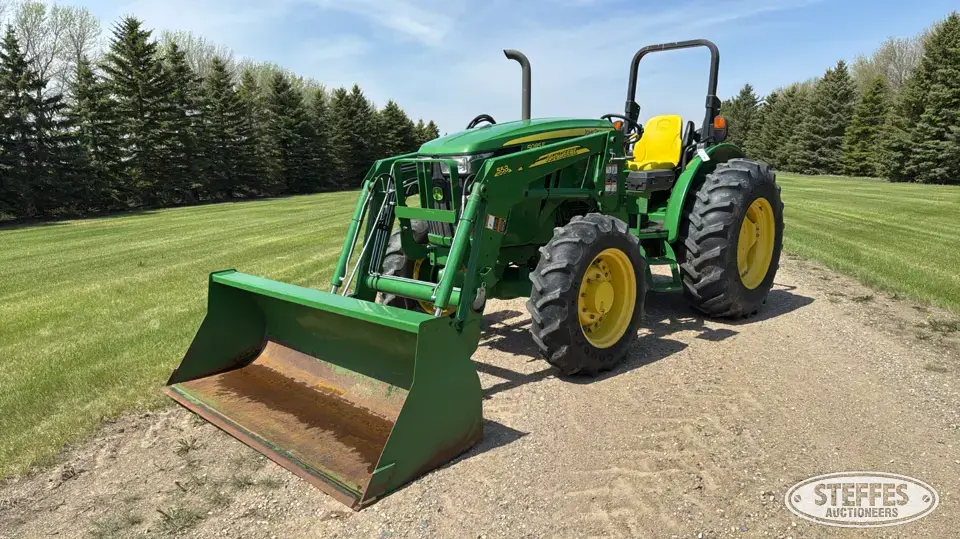 2013 John Deere 5085E MFWD Tractor