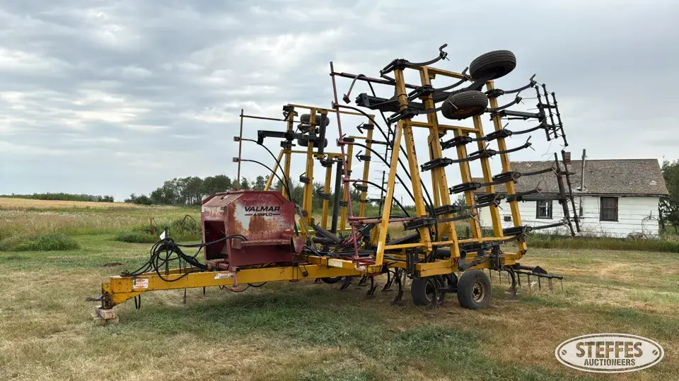Ezee-On 5300 Field Cultivator