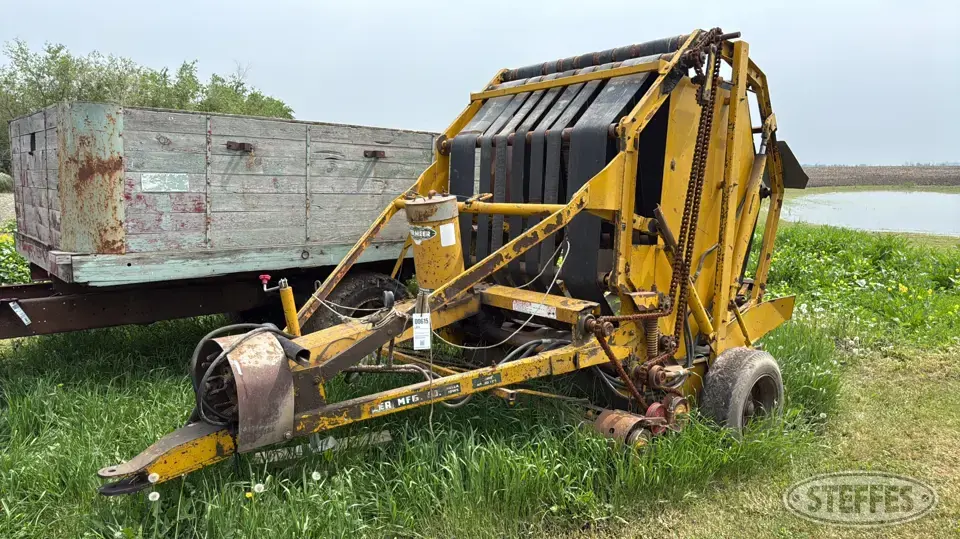1972 Vermeer 605 Round Baler