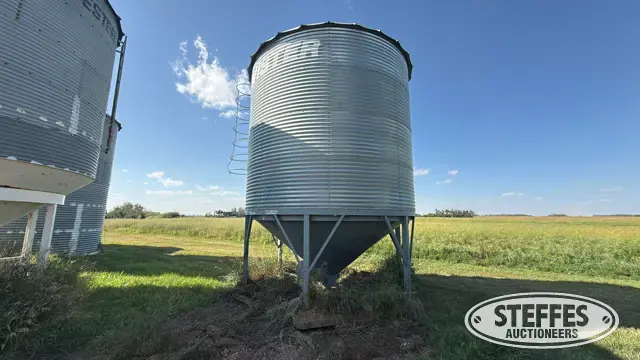 Twister hopper bottom bin