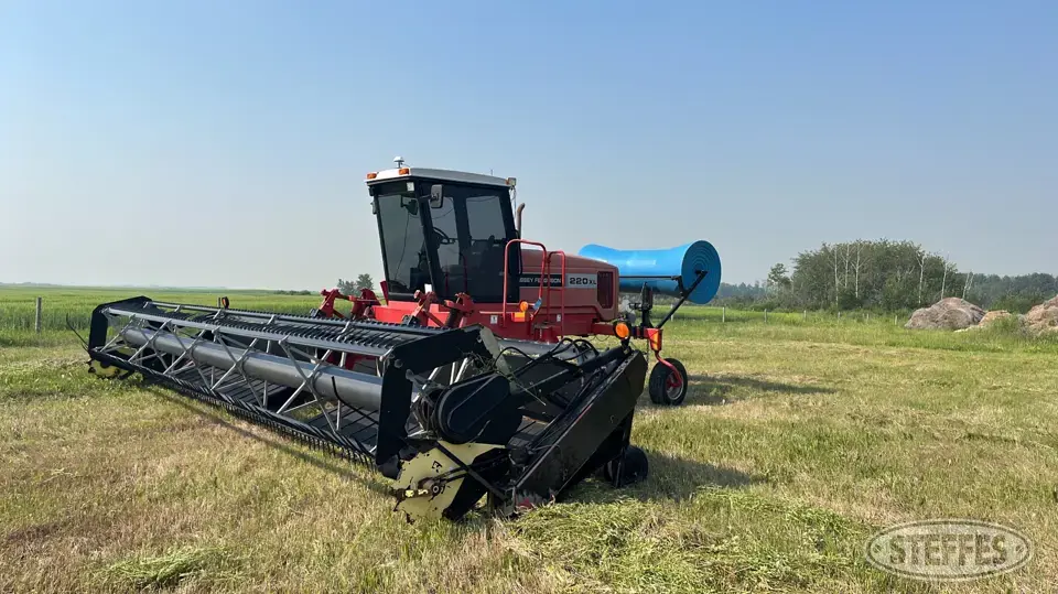 2002 Massey Ferguson 220XL Self-Propelled Swather