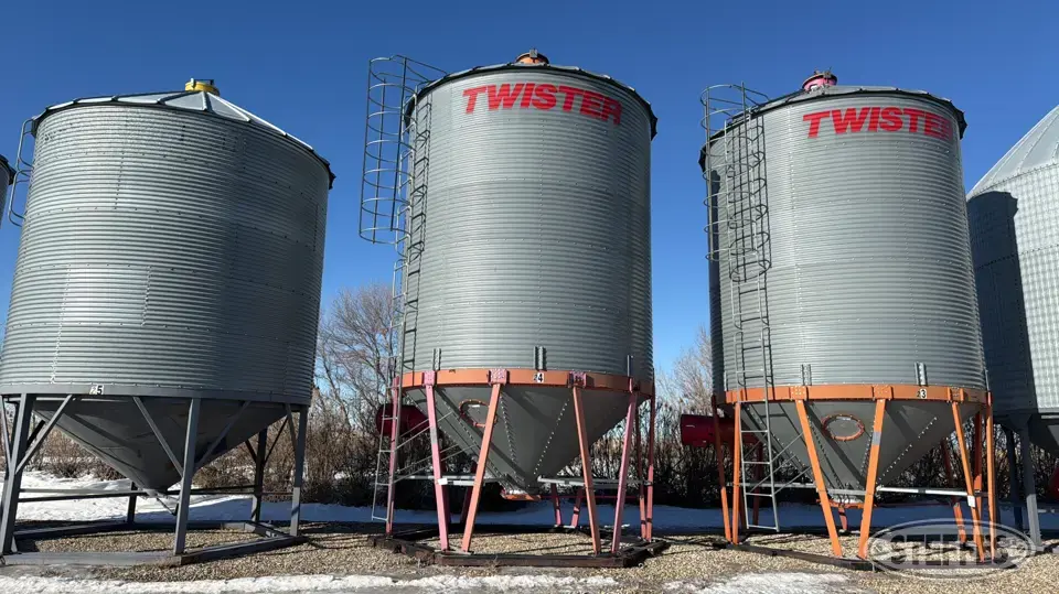 Twister hopper bin