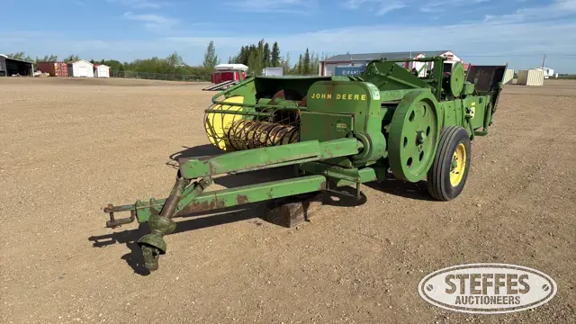 John Deere 24T