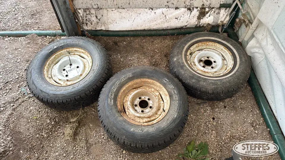 (3) 235/75R15 tires Passenger-Light Truck Tire