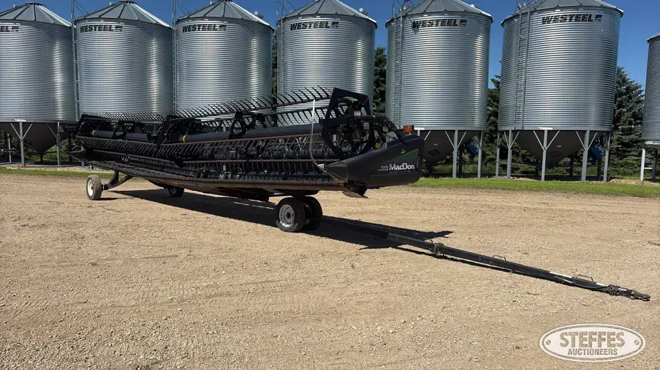 2011 MacDon FD70 Draper Head