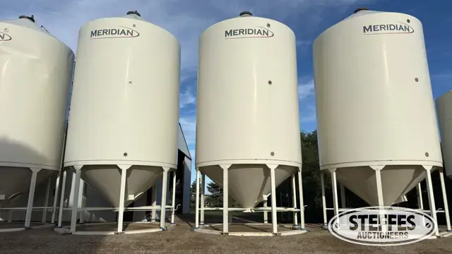 Meridian 1620EWPVS hopper bin