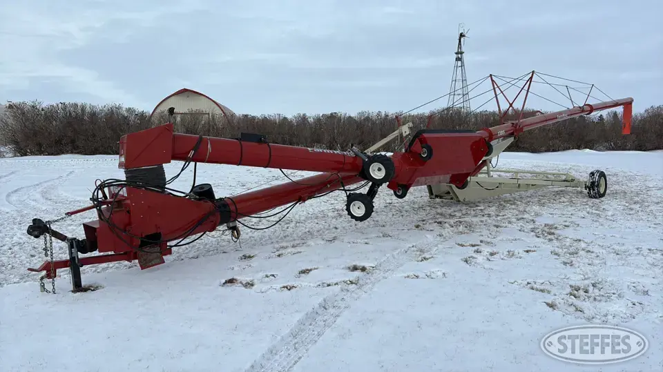 2015 Farm King 1385 Swing Hopper Auger
