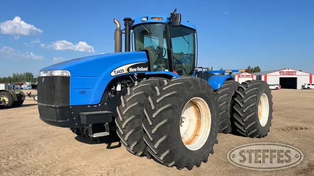 2003 New Holland TJ425
