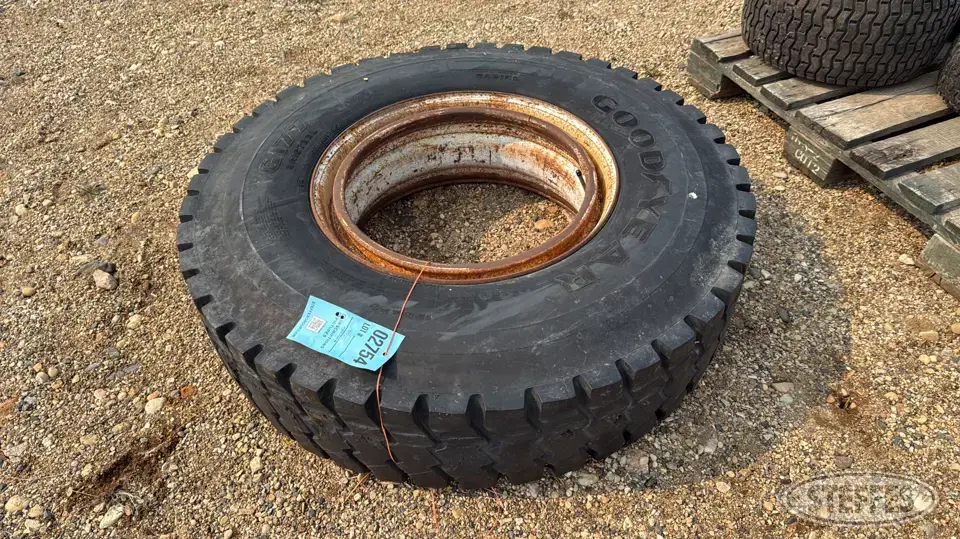 (1) Goodyear 12R22.5 tire Truck Tire