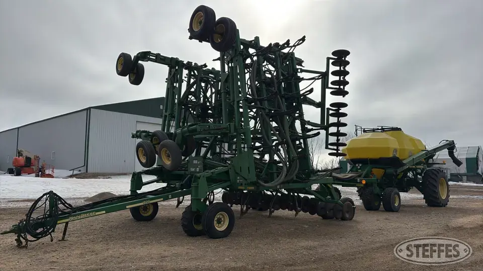 2004 John Deere 1820 Air Drills and Air Seeder