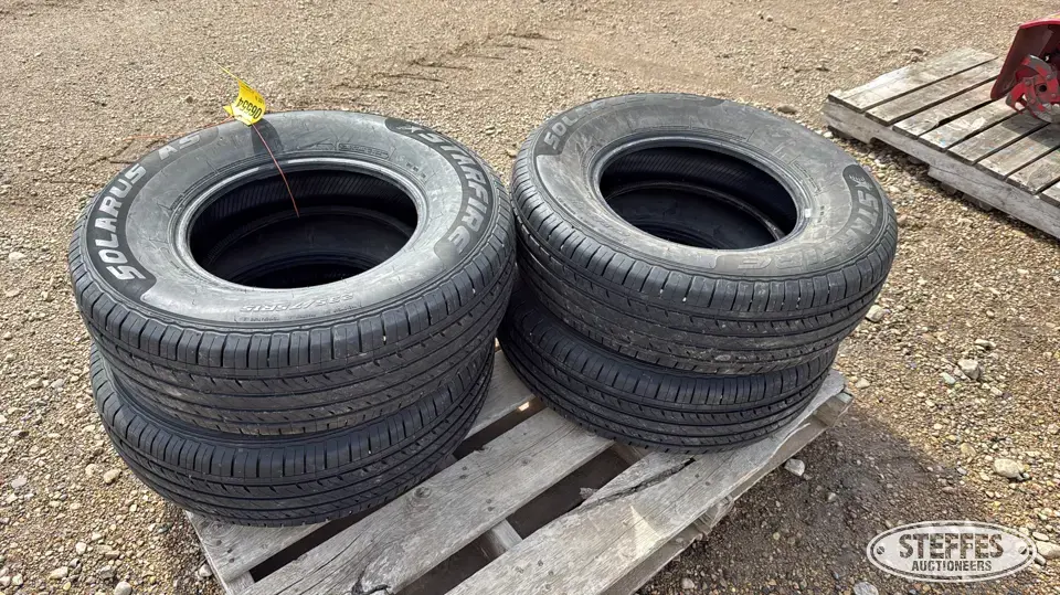 (4) Starfire 235/75R15 tires Passenger-Light Truck Tire