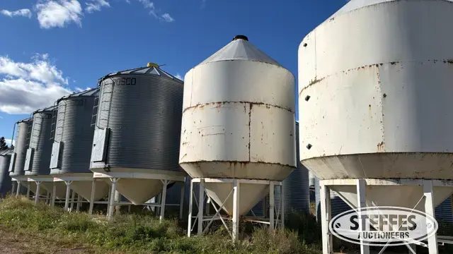 Hopper bin