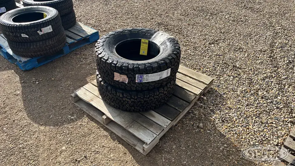 (2) BFGoodrich LT285/70R17 tires Passenger-Light Truck Tire