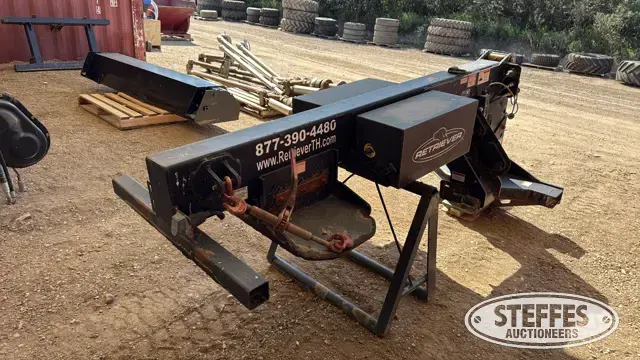 Retriever 5th wheel equipment hitch