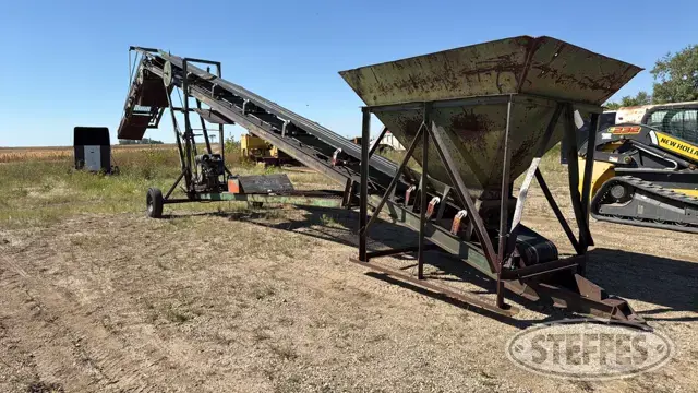 Aggregate feeder