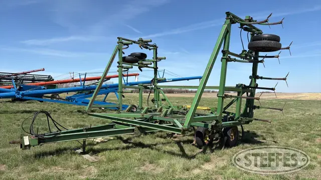 John Deere 1610