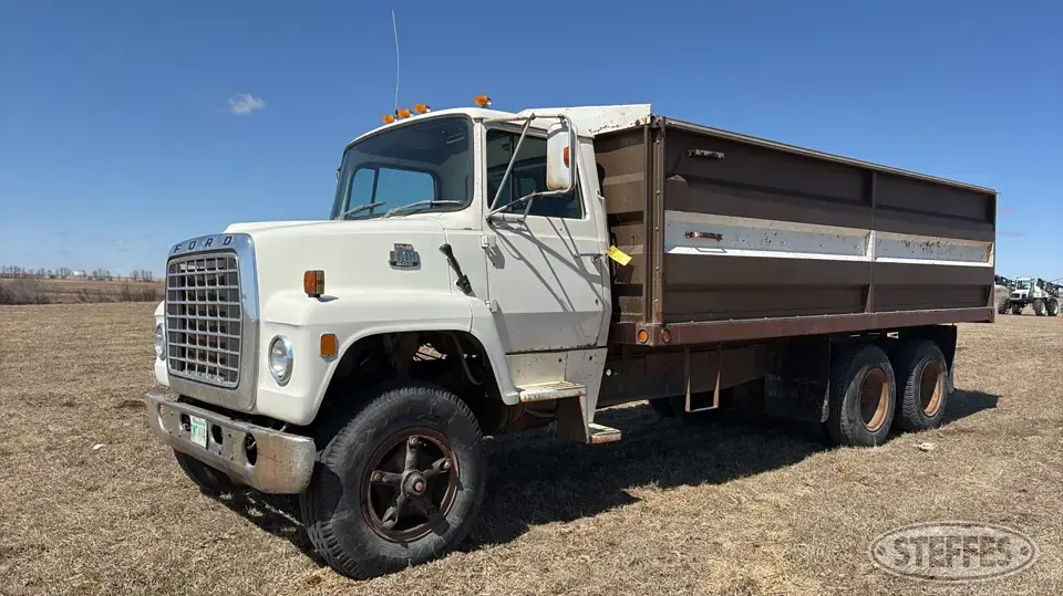1979 Ford 800 Grain Truck