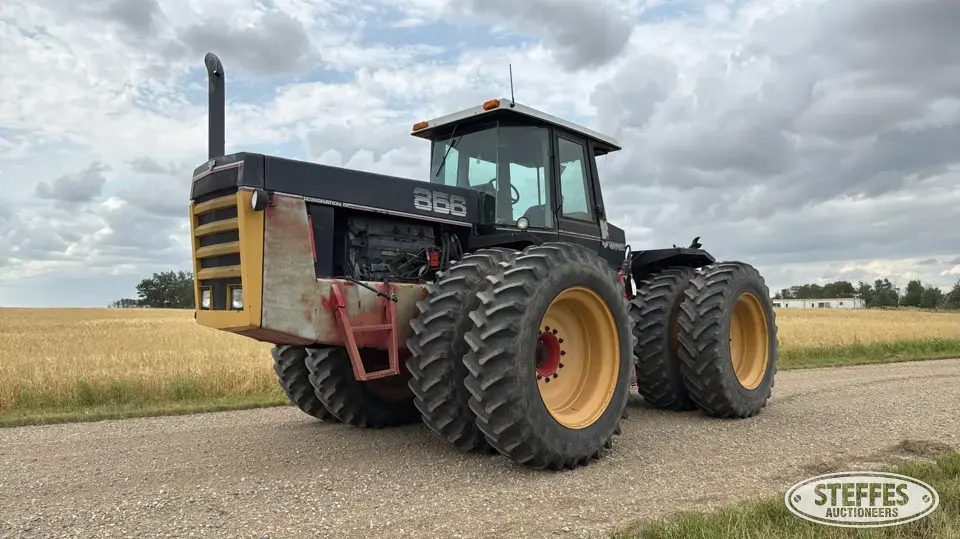 1985 Versatile 856 4WD Tractor