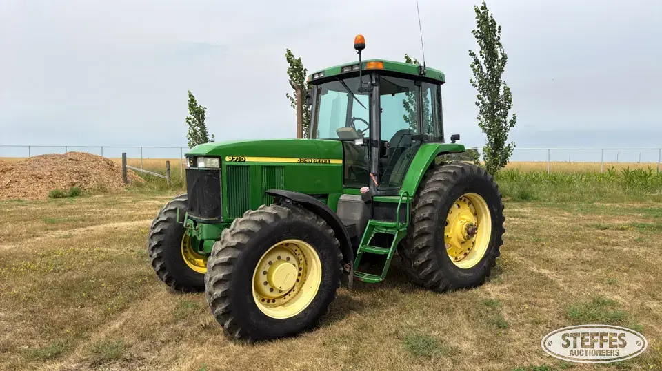 2001 John Deere 7710 MFWD Tractor