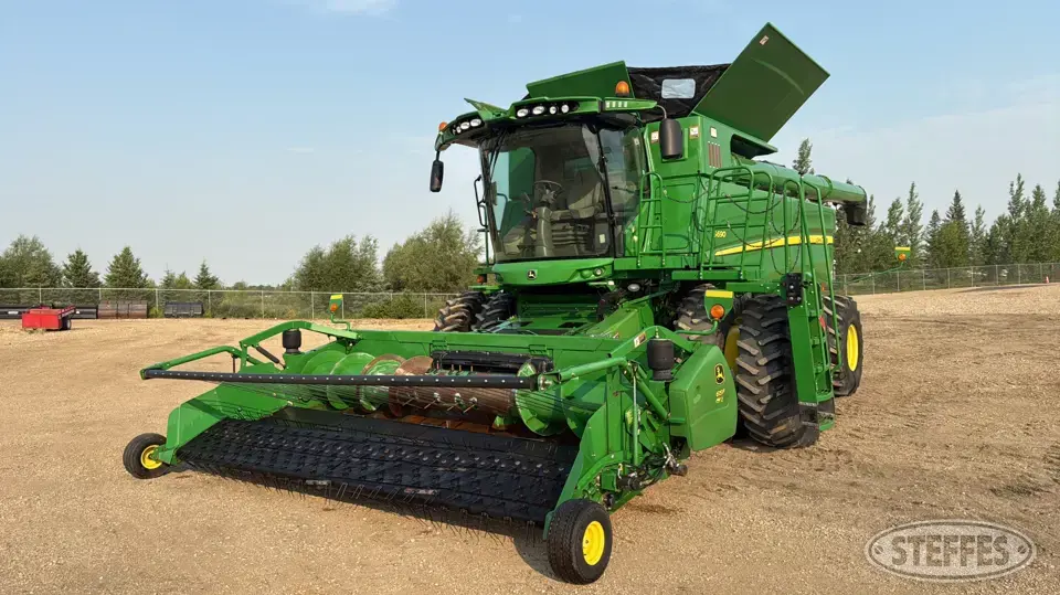 2012 John Deere S690 Combine