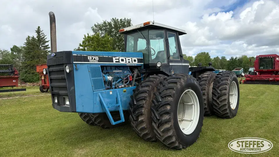 1993 Ford Versatile 876 4WD Tractor