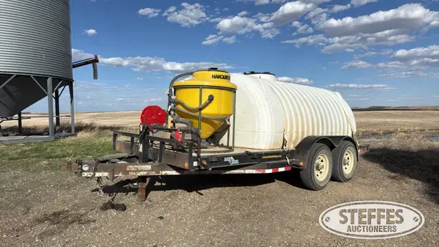 Load Trail tandem axle water tender trailer