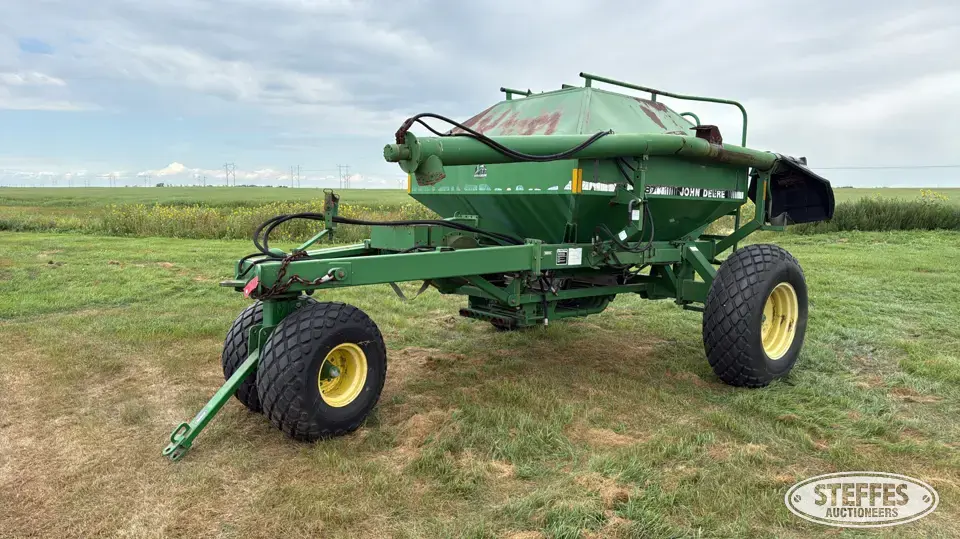 John Deere 787 Commodity Cart