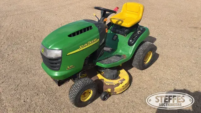 2005 John Deere L111A